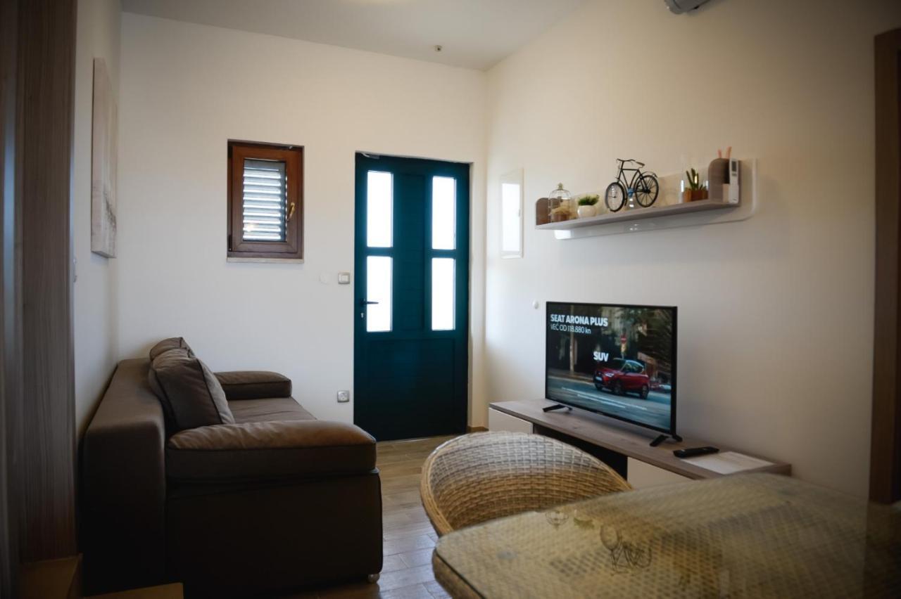 Apartment Markioli Povlja  Eksteriør bilde