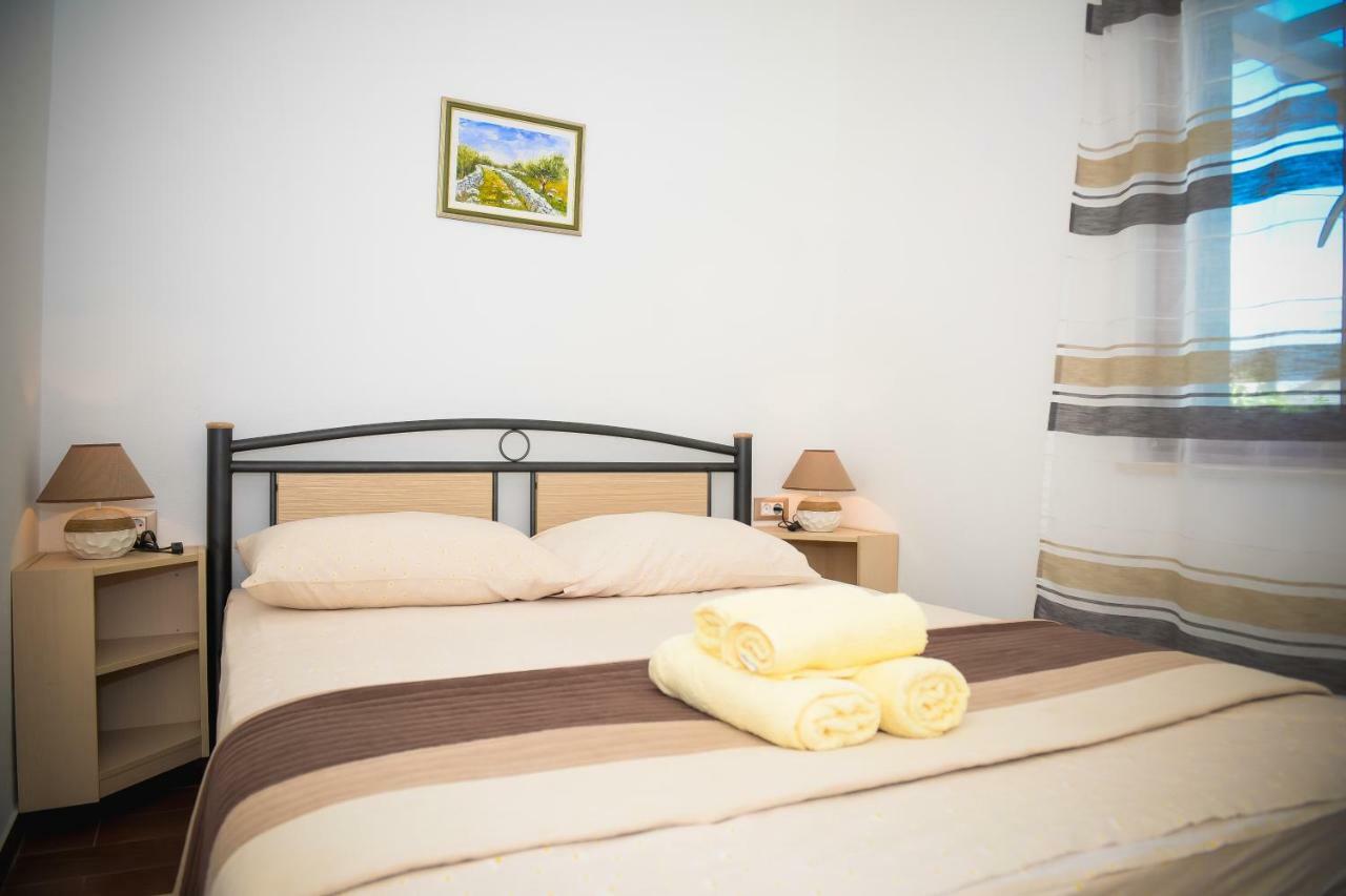 Apartment Markioli Povlja  Eksteriør bilde