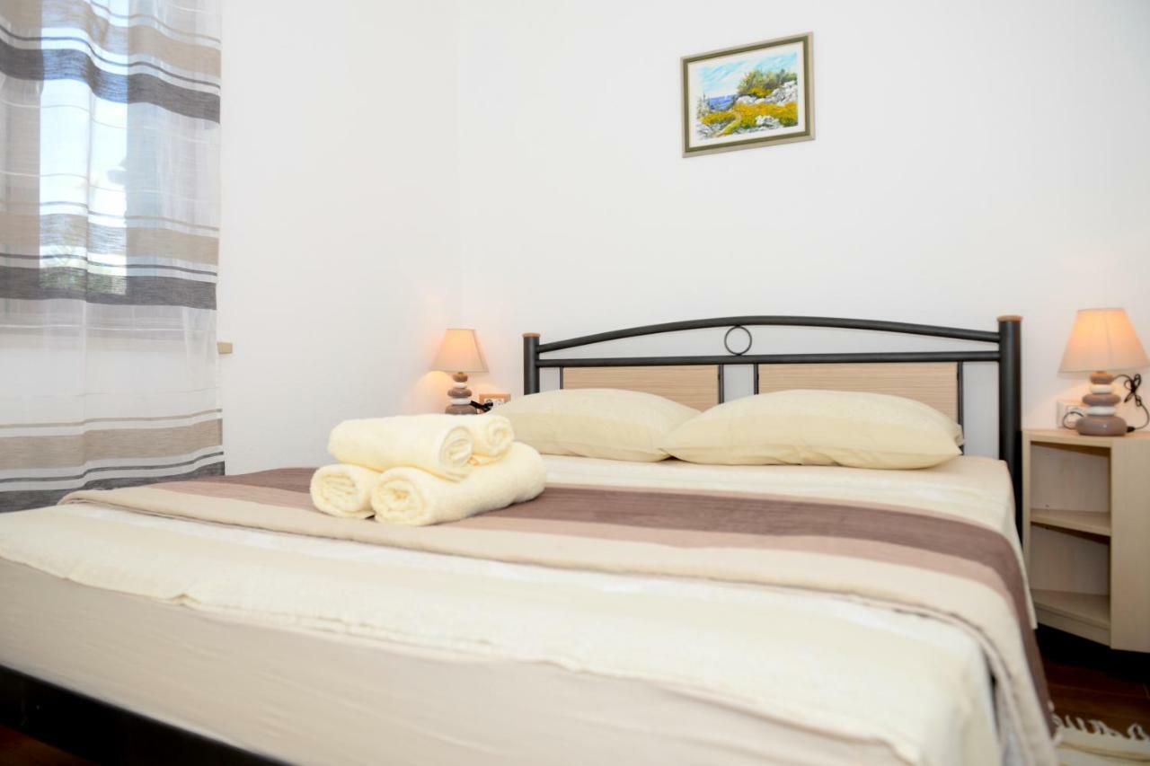 Apartment Markioli Povlja  Eksteriør bilde