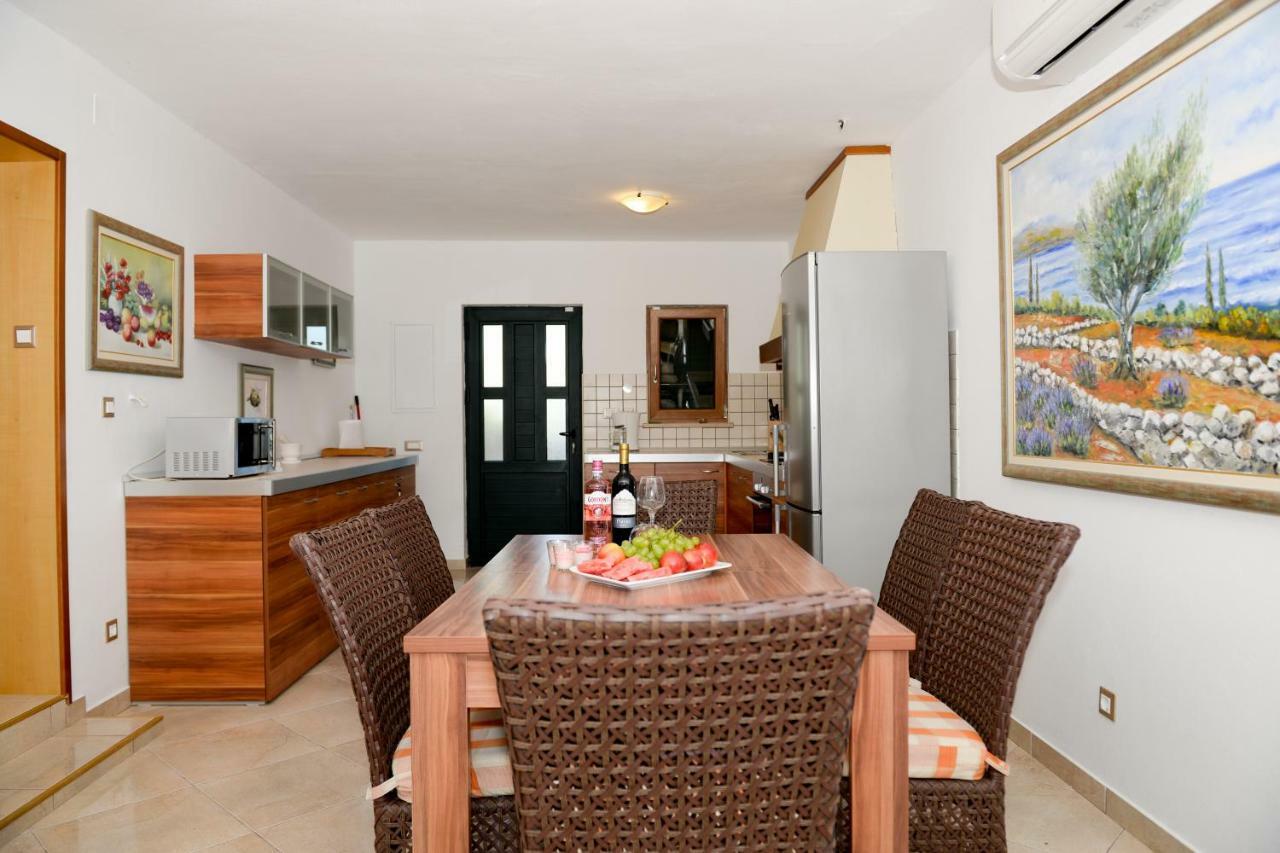 Apartment Markioli Povlja  Eksteriør bilde