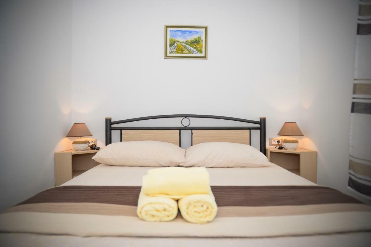 Apartment Markioli Povlja  Eksteriør bilde